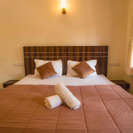 The Beach Hive Resort Kashid Exteriör bild